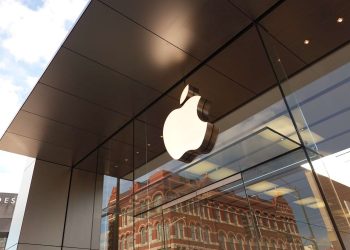 Apple Stock After WWDC 2026: $400 Bull vs $215 Bear Case