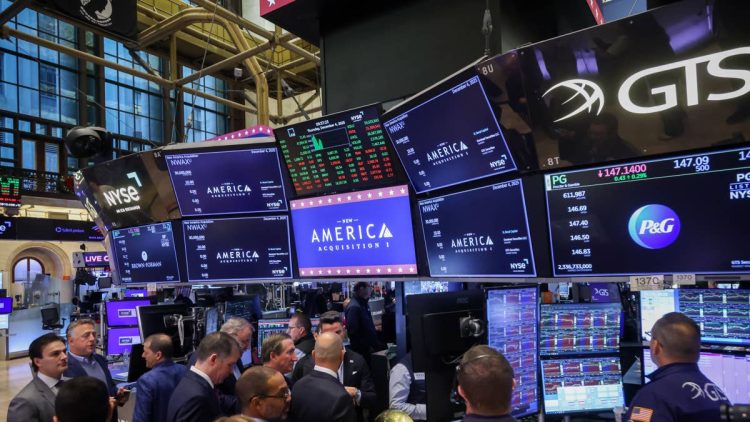 Another veteran analyst doubles down on stock market message