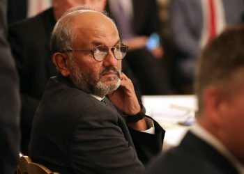 Adobe’s outgoing CEO makes CEO big bet on the future