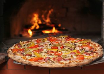 34-year-old pizza company files for bankruptcy