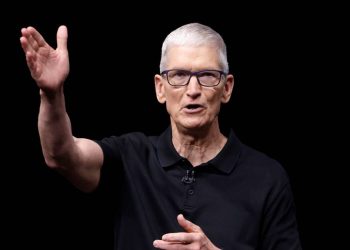 Apple’s 2027 hardware refresh sends Wall Street a warning
