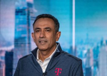 T-Mobile stands to benefit as rival files Chapter 11 bankruptcy