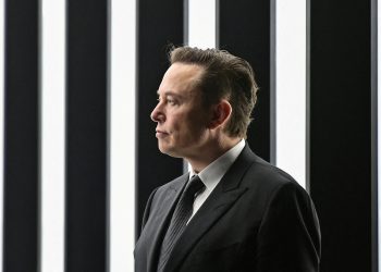 Tesla TSLA stock prediction: $500 bull vs $250 bear