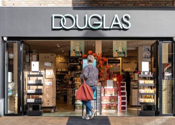 205-year-old beauty retailer closes 31 stores, warns of more