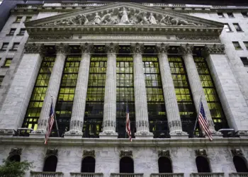 Salesforce (CRM) stock prediction: $350 bull case vs $150…