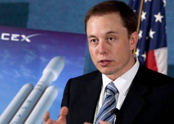 Billionaire investor shorting SpaceX says one possible fix won’t work