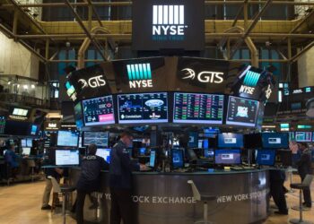 Schwab SCHD draws $679M as dividend ETF climbs 2.39%