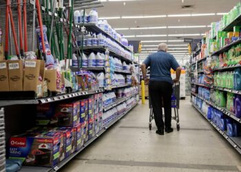 Walmart sales miss hides bigger shift in business