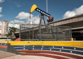 U.S. oil giant Chevron confirms it will expand operations in Venezuela