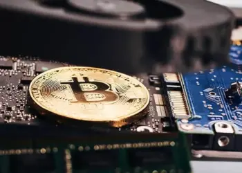 Bitcoin Holds Above $81,000 After 6% Rally as Oil Risks…
