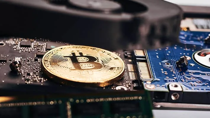 Bitcoin Holds Above $81,000 After 6% Rally as Oil Risks…