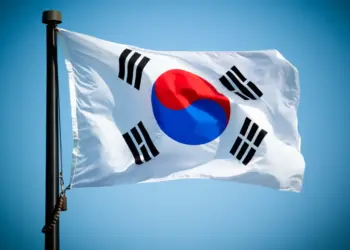 KOSPI Breaks Below 7,000 as Samsung and SK Hynix Slide 5%…