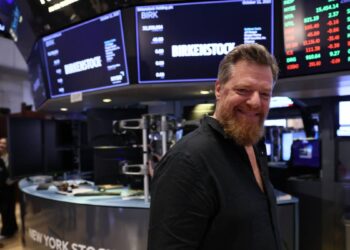 Michael Burry turns a 40-year habit into a major stock bet