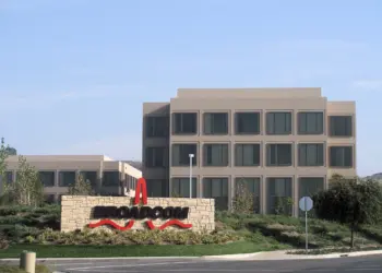 Broadcom (AVGO) Stock Price Prediction: $465 Bull, $280 Bear