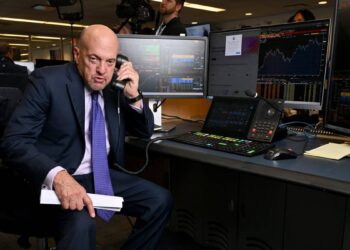 Jim Cramer issues blunt warning on high-dividend stocks