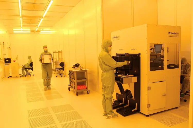 Applied Materials AMAT stock prediction: $690 bull vs $340…