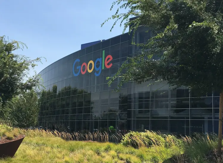 Google AI Slowdown Lawsuit: Alphabet’s New Antitrust…