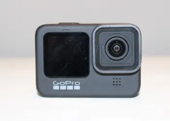 GoPro is up 183% on its AI pivot. Its shareholders keep 10%…