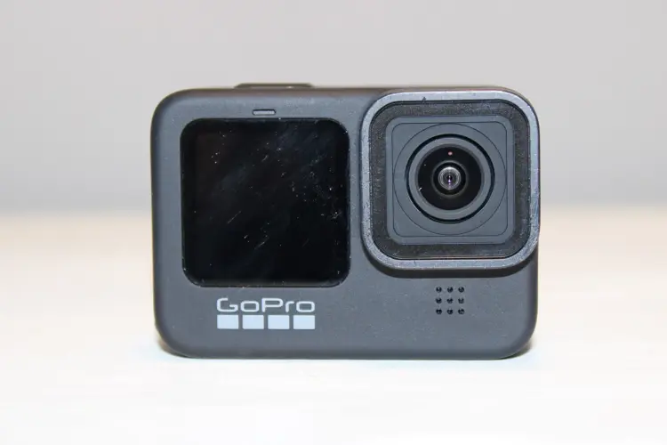 GoPro is up 183% on its AI pivot. Its shareholders keep 10%…