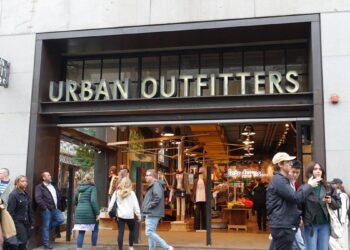 Major mall retailer closes more stores in 2026