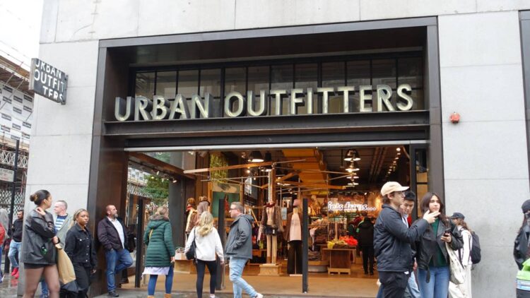 Major mall retailer closes more stores in 2026