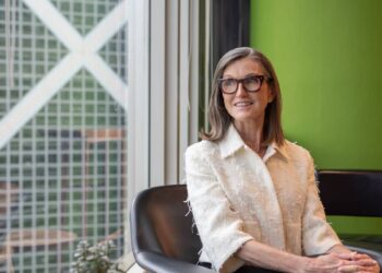 Cathie Wood buys $11.8 million of tumbling tech stock