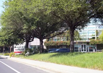 Broadcom’s $42 Billion Anthropic Loan Leaves AVGO at…