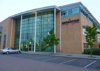 Broadcom stock prediction: $427.47 bull, $282.82 bear