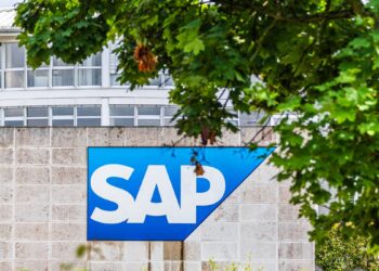After a brutal slide, IBM sells smaller firms an ‘AI-ready’ core