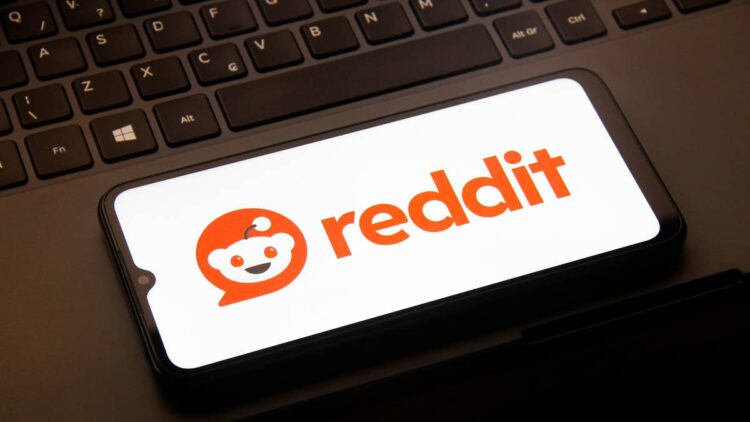Googling for Reddit answers is about to get harder