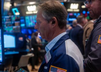 SCHD puts dividend investors at critical crossroads