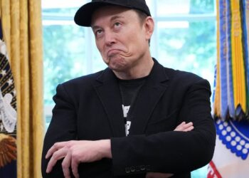 Elon Musk once backed Buffett’s 5-minute fix for national debt: ‘This is the way’