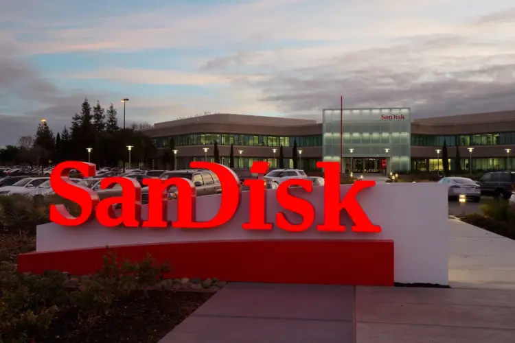 Micron Reported $14.1 Billion of NAND Sales. SanDisk Jumped…