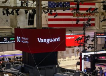 Vanguard’s growth ETF turned terrible timing into $100K