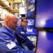 Schwab, Vanguard growth ETFs flag a costly investor trap