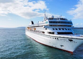 Cruise line that left travelers stranded will file for Chapter 11 bankruptcy