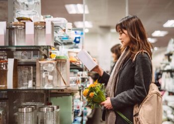 Kirkland’s Home closes more stores as shutdowns mount